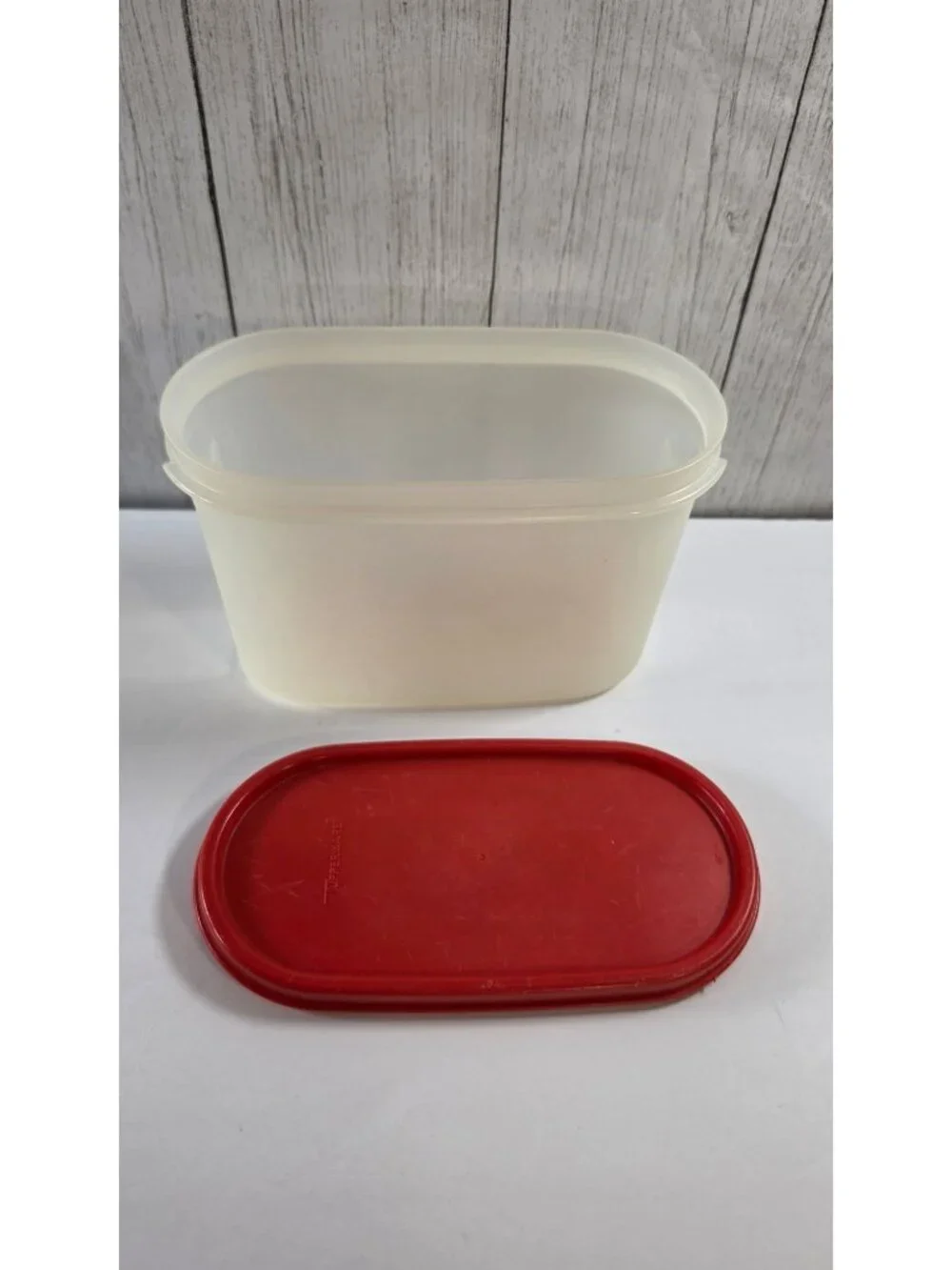 TUPPERWARE MODULAR MATES #2 4 3/4 CUP CAPACITY REDDISH COLOR 1616 SEAL CONTAINER